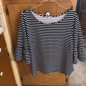 Green Envelope navy and white strip top with ruffled sleeves size 2x